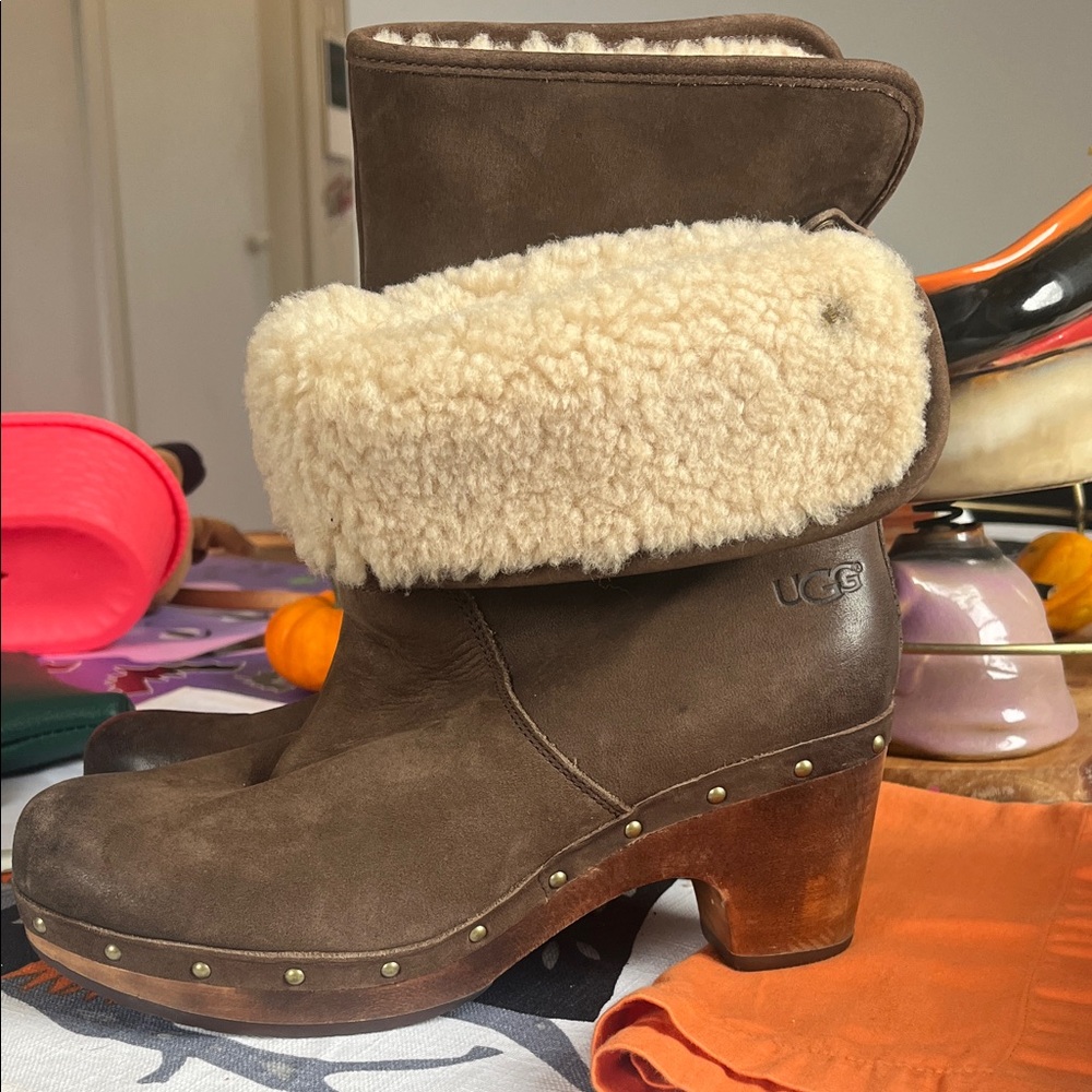 UGG Women's Tan Shearling Clog Boots